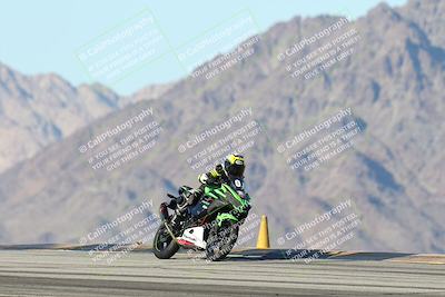 media/Dec-01-2025-Moto Forza (Mon) [[2daa91e15f]]/3-Beginner Group/Session 4 Turn 9/